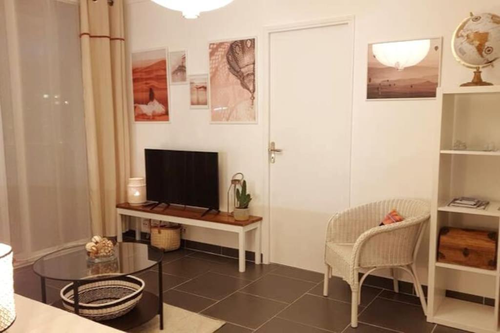 "Voyage En Mer" Splendide T3 Lumineux, Wi Fi Et Parking Gratuit Toulon Luaran gambar